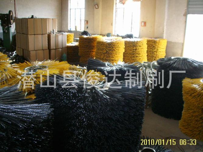 扫雪刷 安徽俊达制刷厂 本公司是专业生产各种机械,工业,民用刷类产品